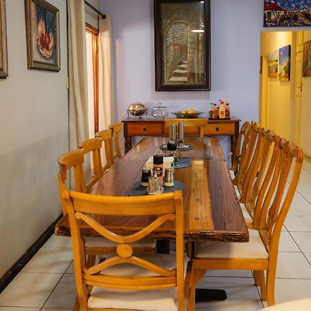 Sleepers Villa Guesthouse Polokwane Esterno foto